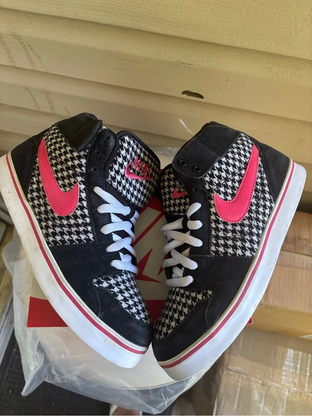 Nike women Houndstooth High-Top Sneakers in Black, White & Pink